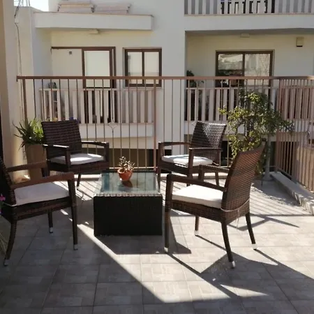 Kika Larnaca